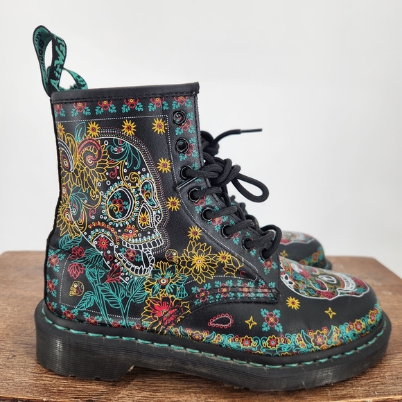 Dr. Martens Shoes - Dr. Marten 1460 sugar skull dia de los muertos limited edition boots size 7 rare